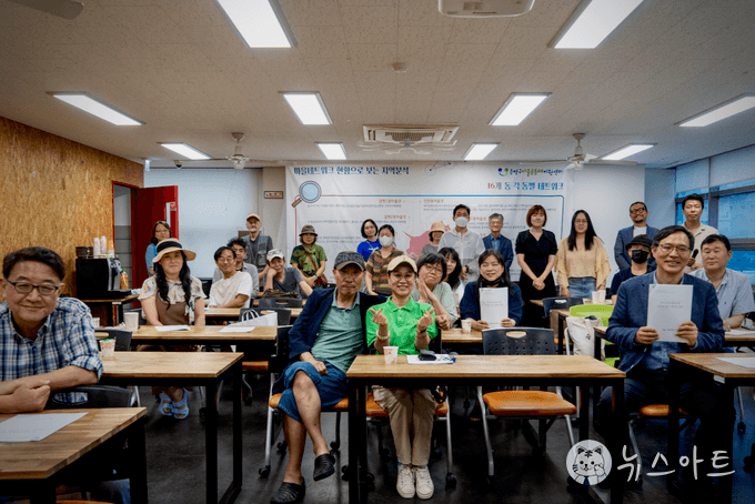 [뉴스아트] 신용점수 없어도 돈 빌릴 수 있다? 예술인들의 '금융 반란' 성공기