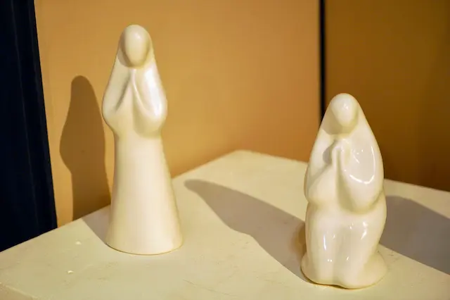 손 모은 사람 - 김정원